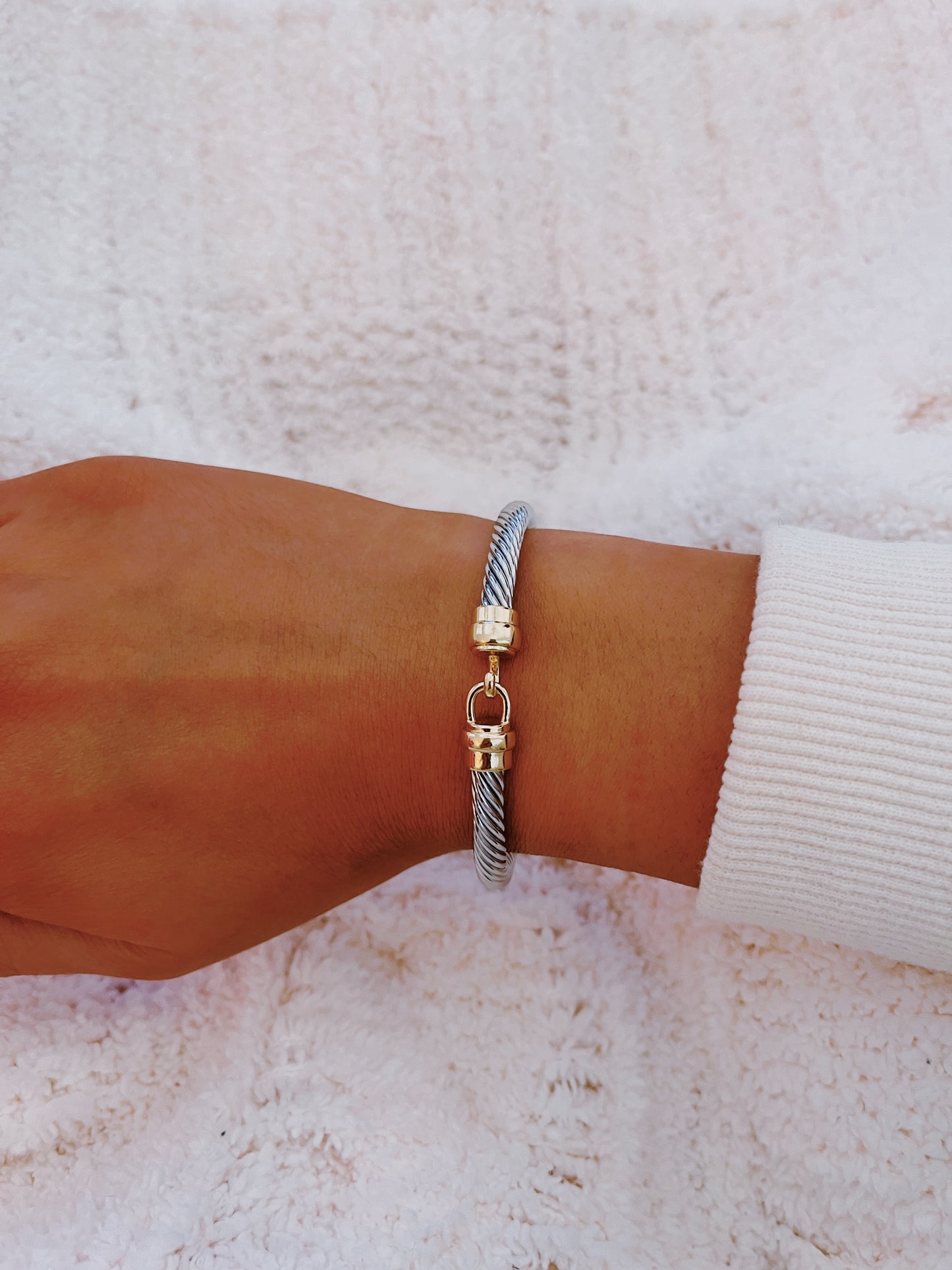 Cable Buckle Bracelet
