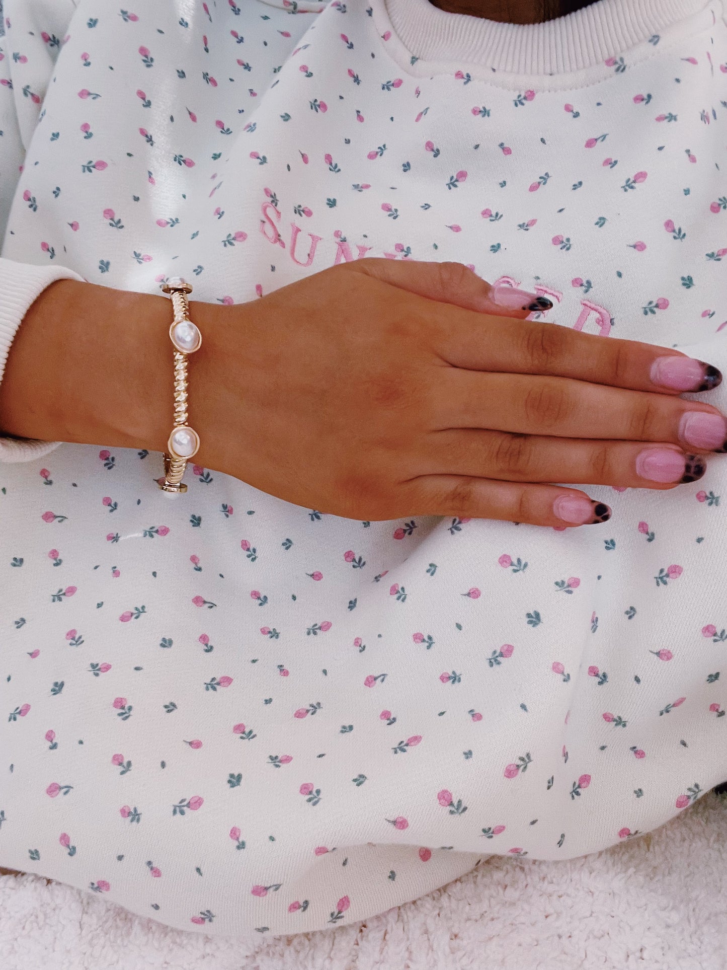 Gold Textured Pearl Bracelet