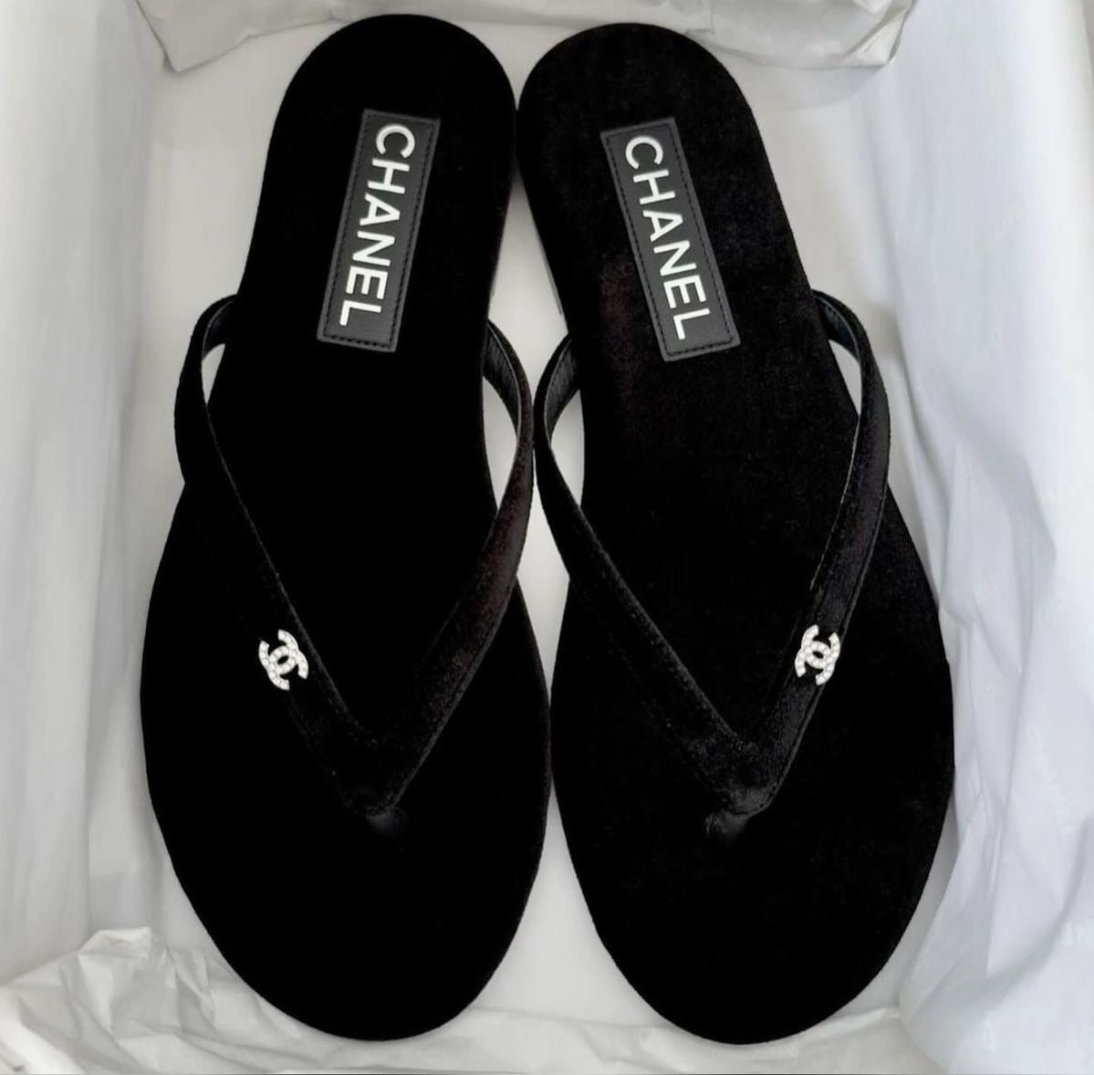 Black Sandals (pre order)