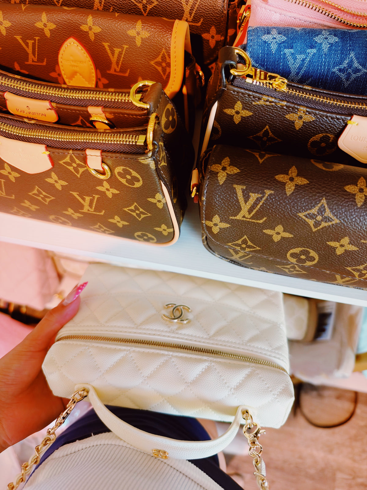 Avery Purse (Comes with long strap)