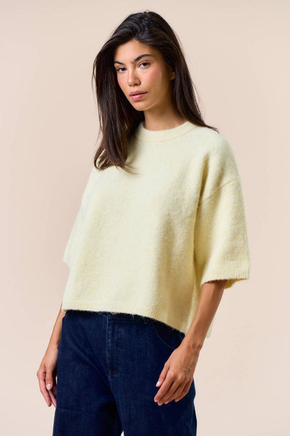 ILT6364 Sweater Sleeve Top: BUTTER / L