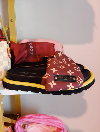 Pool Pillow Sandals