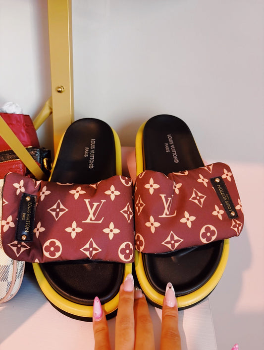 Pool Pillow Sandals