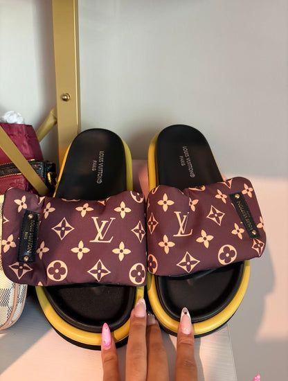 Pool Pillow Sandals