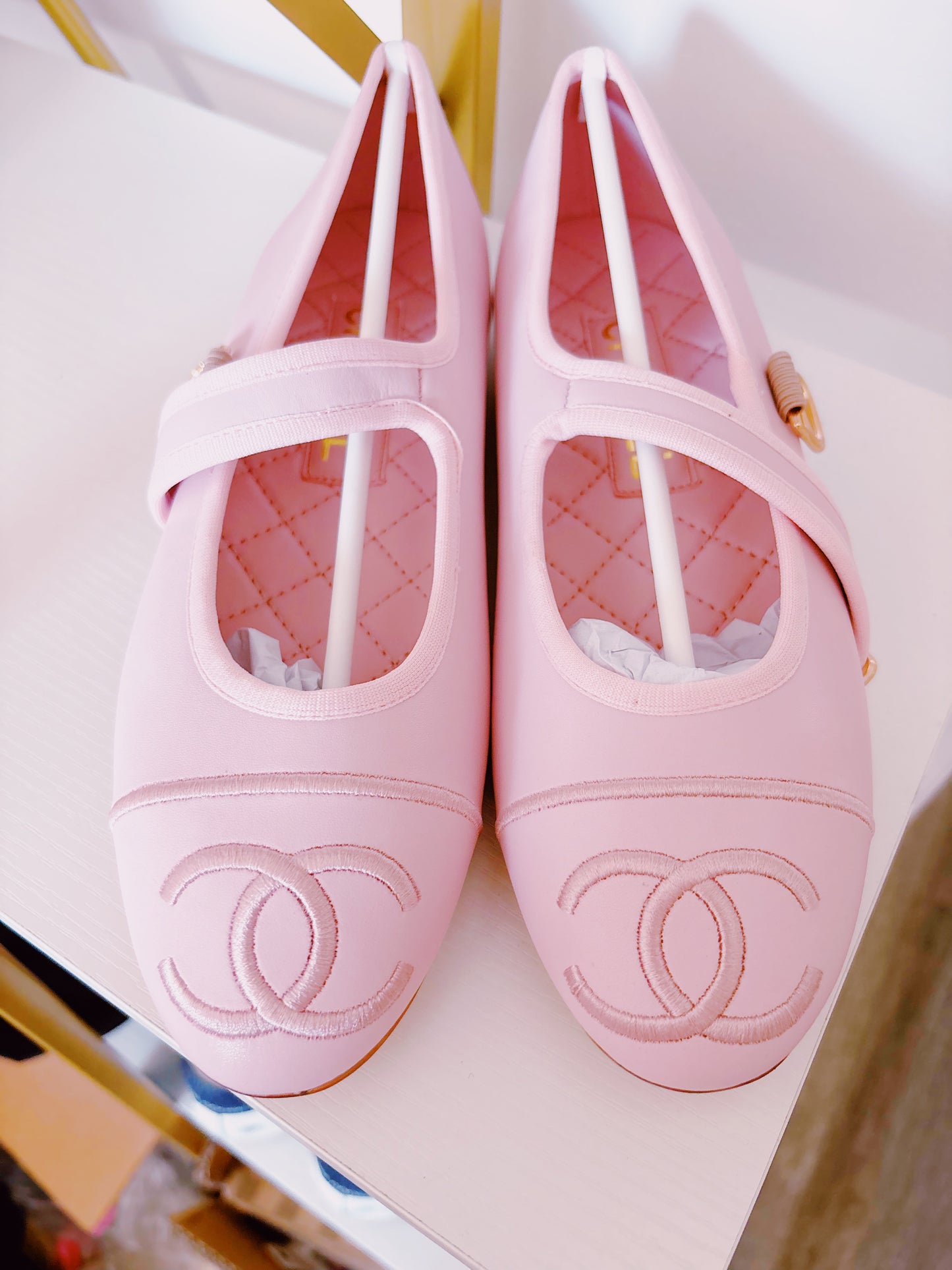 Pink sandals (pre order)