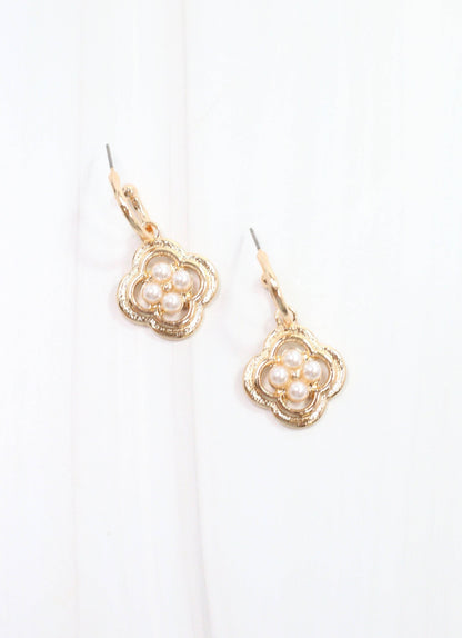 Scarlet Pearl Clover Hoop Earring Gold