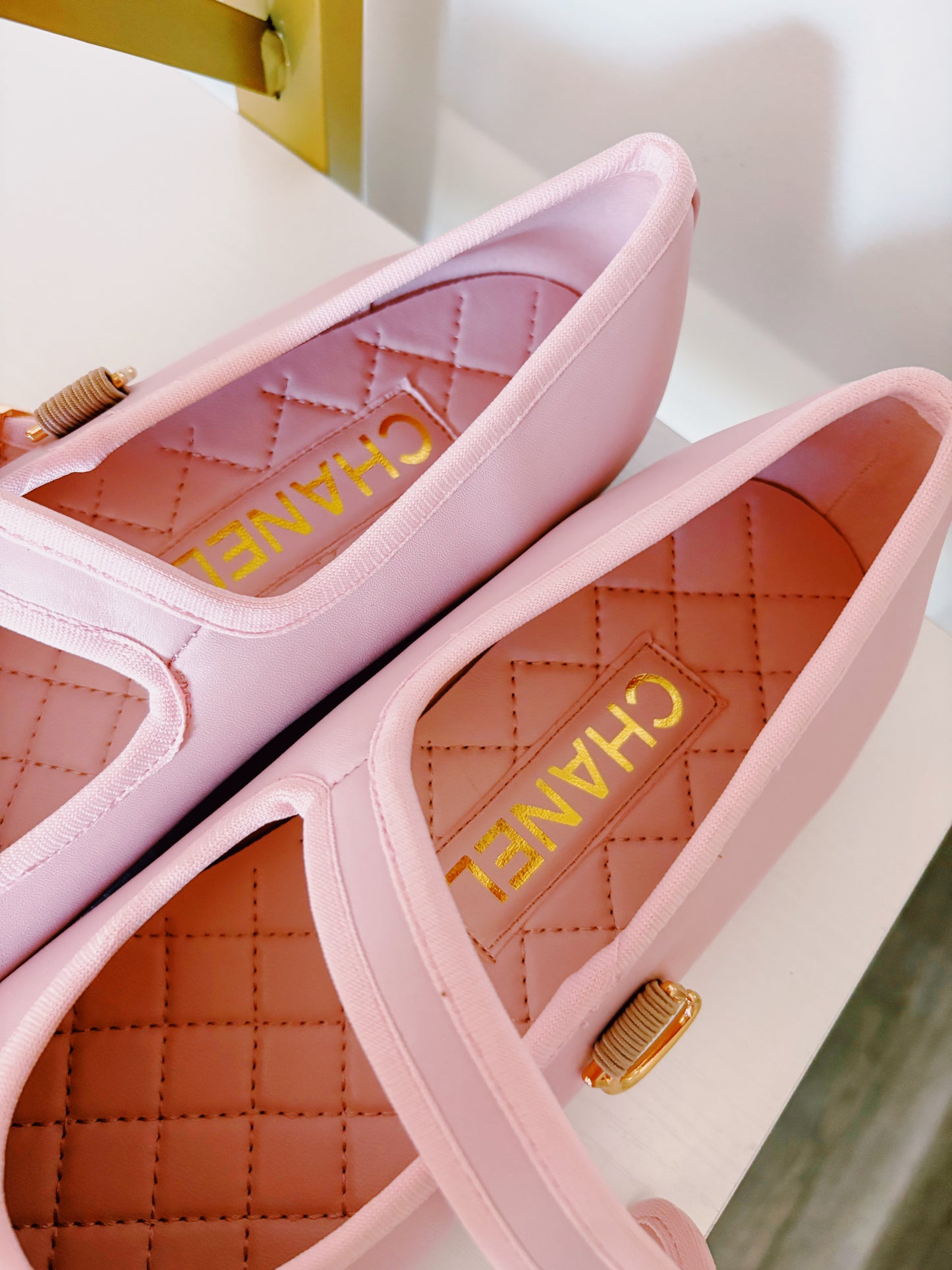 Pink sandals (pre order)