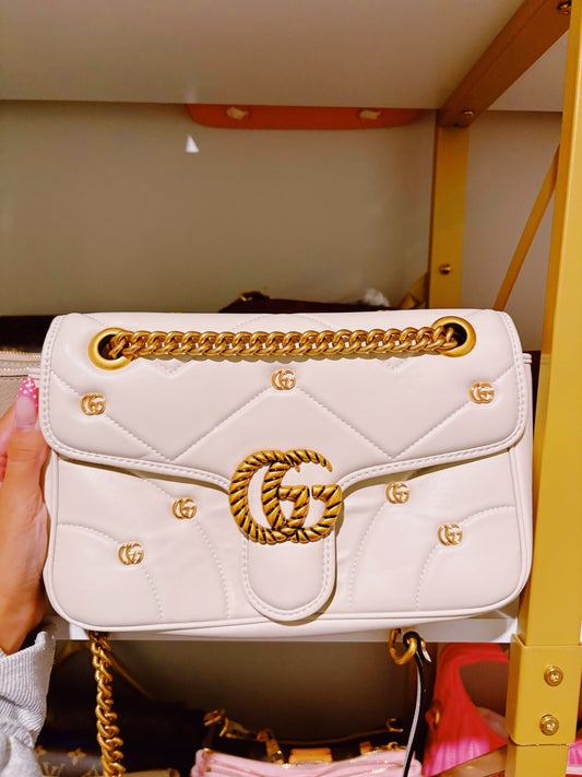 Mia Purse ( read description)