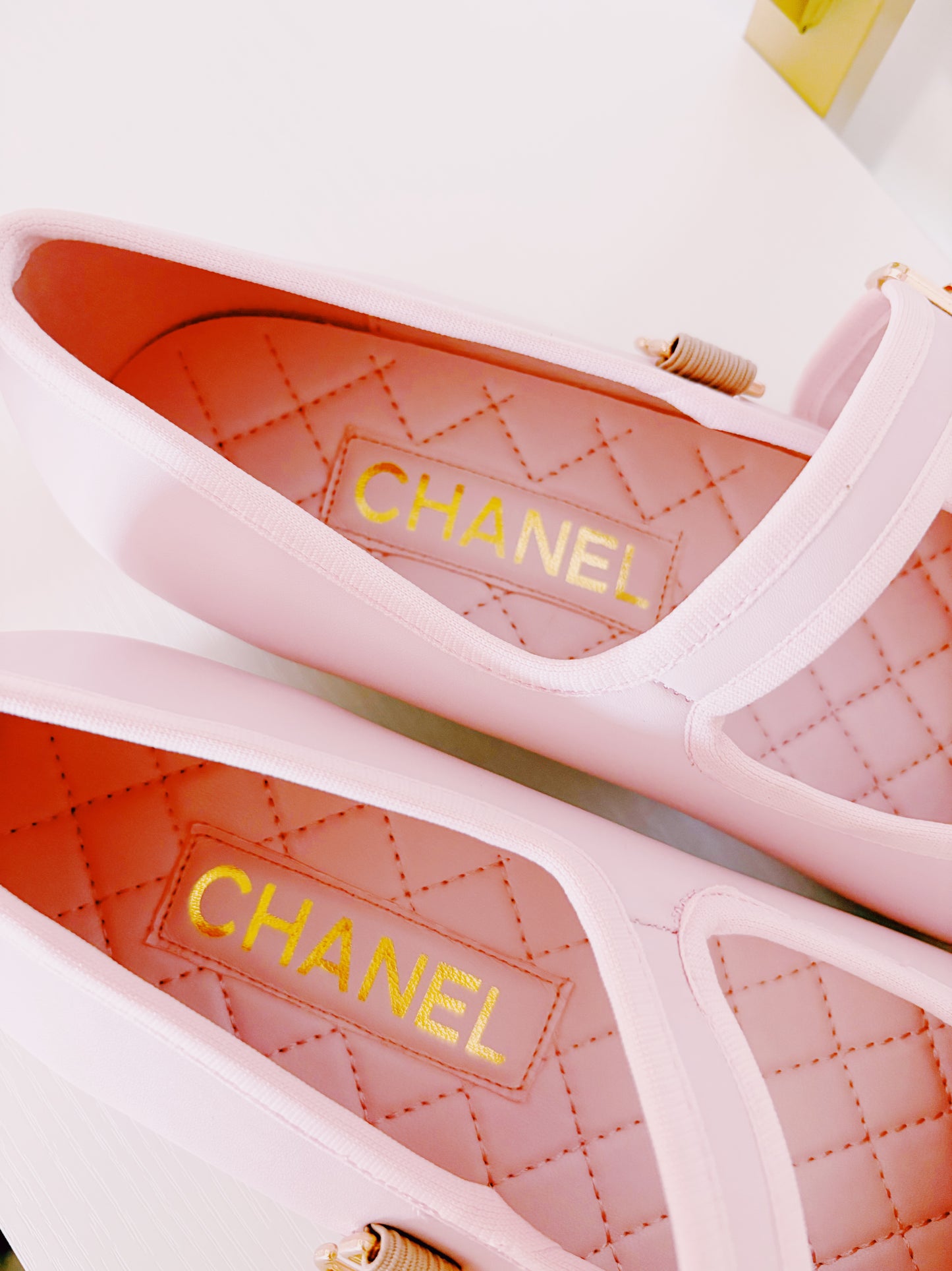 Pink sandals (pre order)