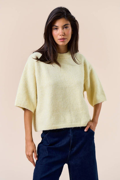 ILT6364 Sweater Sleeve Top: BUTTER / L