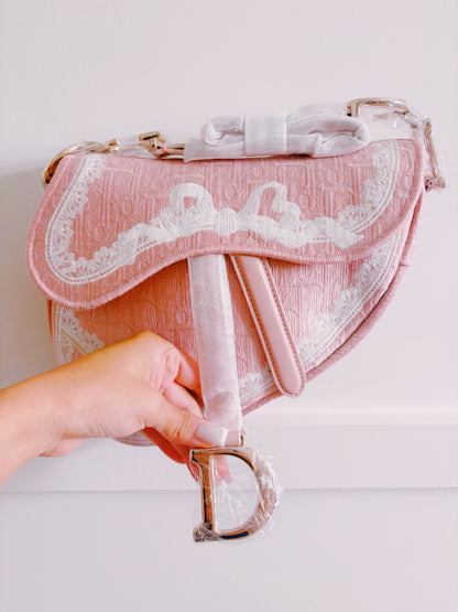 Bow Saddle (pre order)