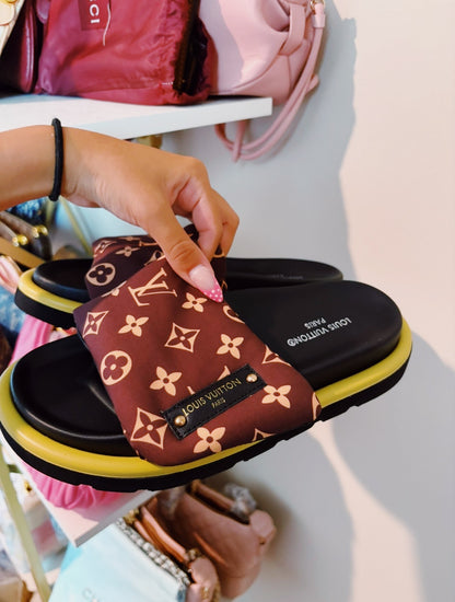 Pool Pillow Sandals