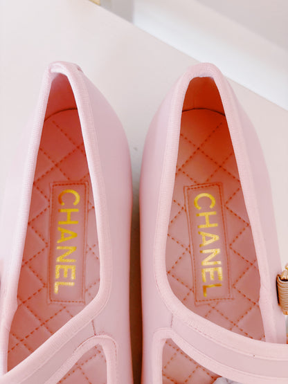 Pink sandals (pre order)