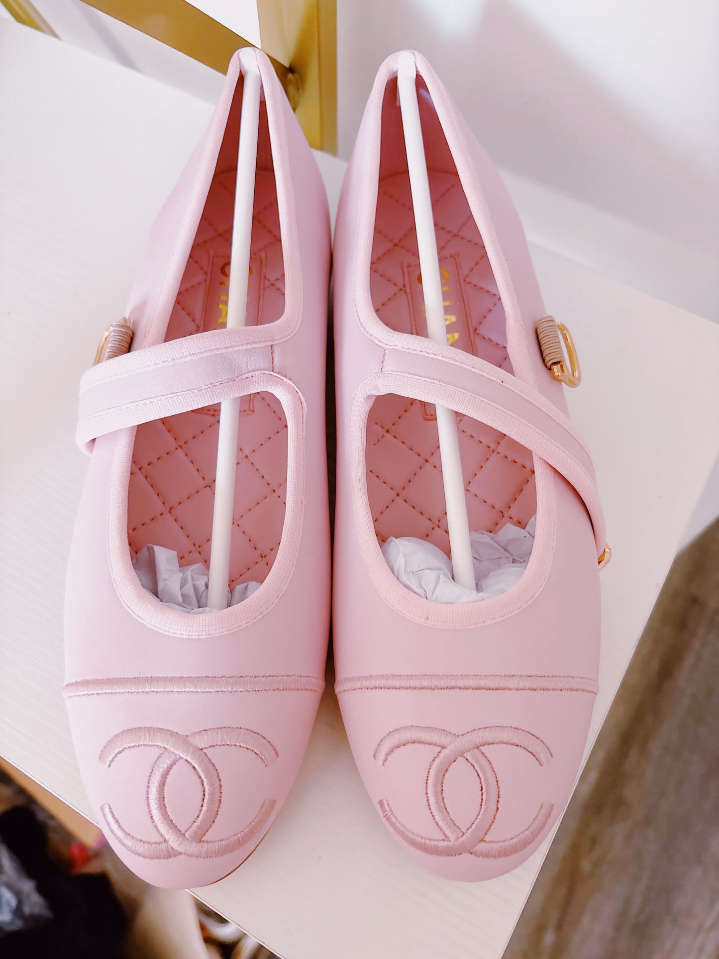 Pink sandals (pre order)