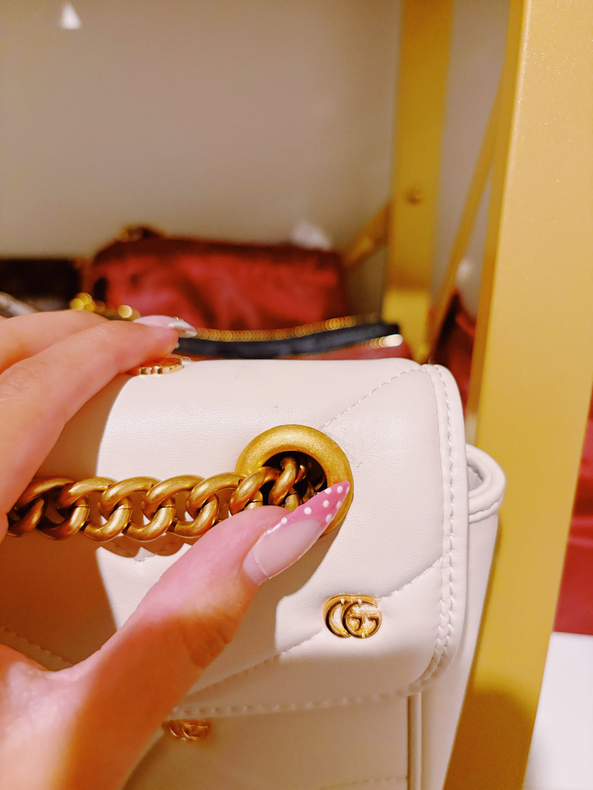 Mia Purse ( read description)