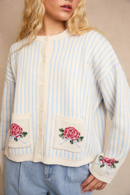 SWEATER CARDIGAN WITH STRIPES AND FLOWER GRAPHIC DETAIL: WHITE-LT BLUE STRIPE / S